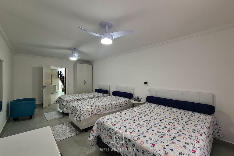 Casa no Jardim Acapulco Guarujá com 5 Suítes e Piscina