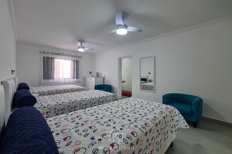 Casa no Jardim Acapulco Guarujá com 5 Suítes e Piscina