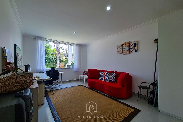House at Jardim Acapulco Guarujá with 5 Suites and Pool