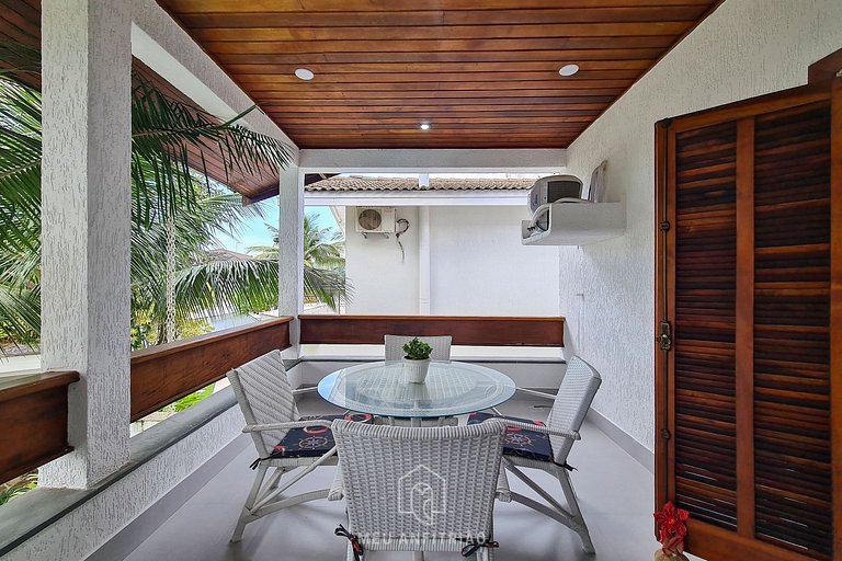 Casa en Jardim Acapulco Guarujá con 5 Suites y Piscina