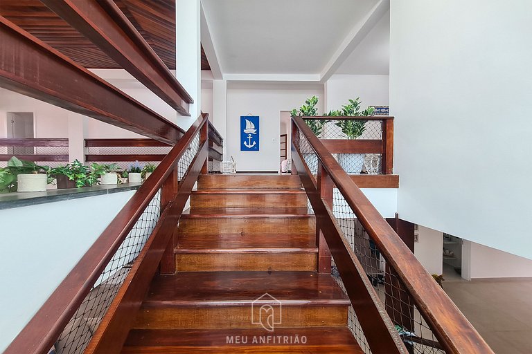 House at Jardim Acapulco Guarujá with 5 Suites and Pool