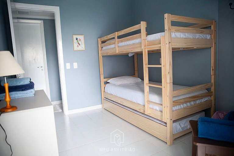 Apt with gourmet balcony near Riviera beach