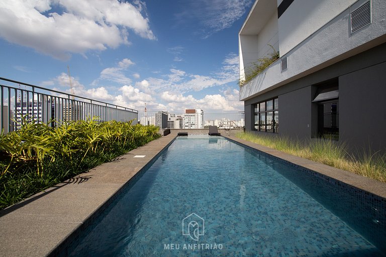 Air-Conditioned Studio by the Metro