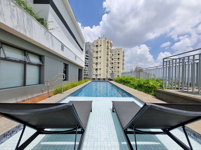 Air-Conditioned Studio by the Metro