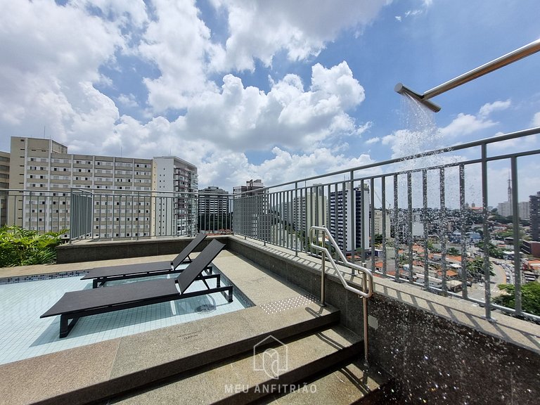 Air-Conditioned Studio by the Metro