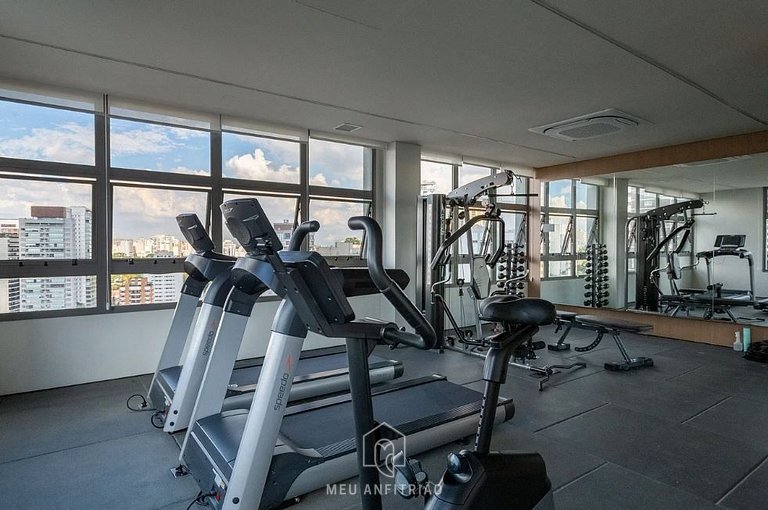 Air-Conditioned Studio by the Metro