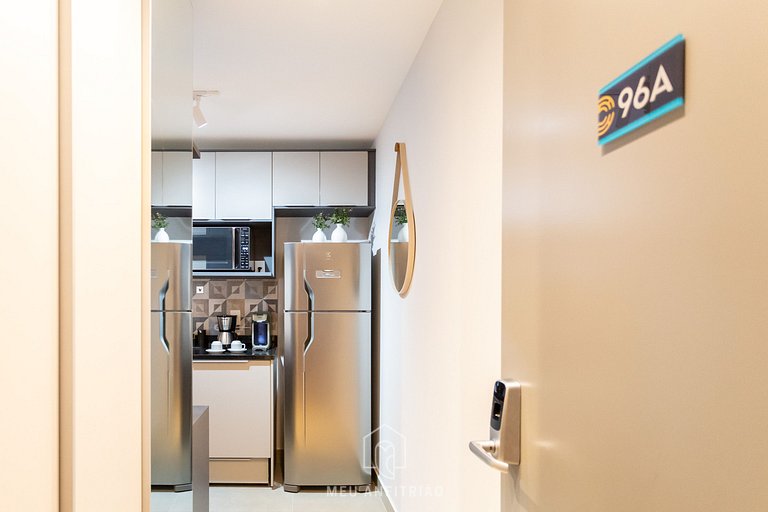 Air-Conditioned Studio by the Metro