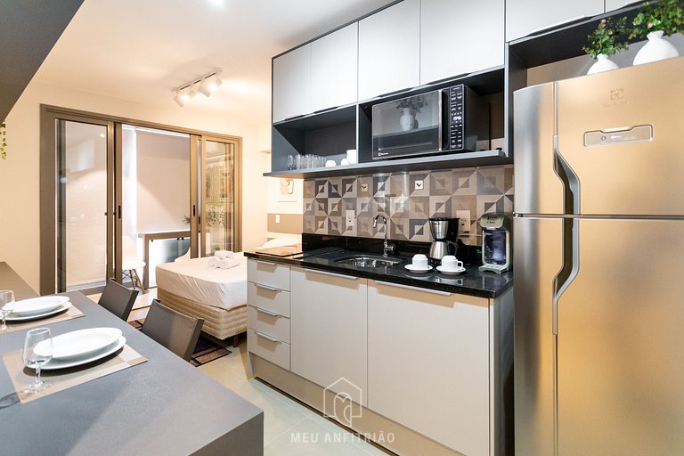 Air-Conditioned Studio by the Metro