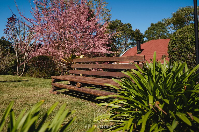 Apartment with Fireplace near Elephant Hill