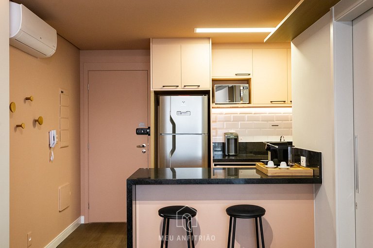 Apto com Piscina e Garagem - Perto da Av. Paulista