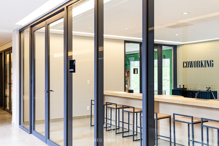 Apto com Piscina e Garagem - Perto da Av. Paulista