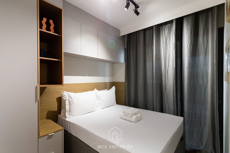 Apto com Piscina e Garagem - Perto da Av. Paulista