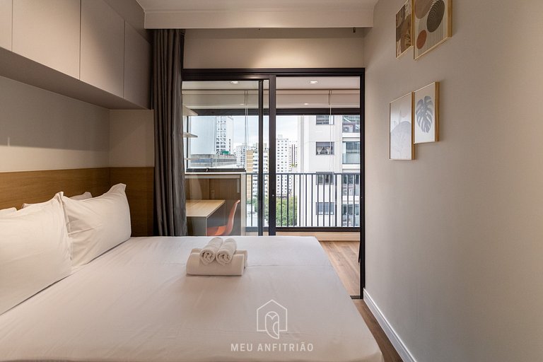 Apto com Piscina e Garagem - Perto da Av. Paulista