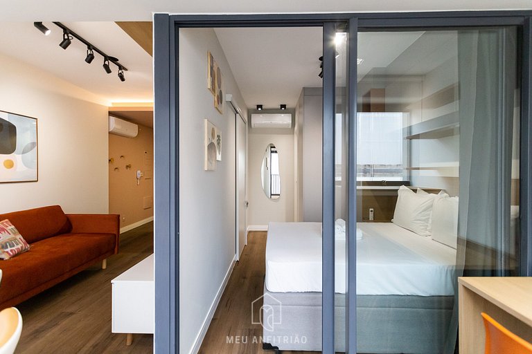 Apto com Piscina e Garagem - Perto da Av. Paulista