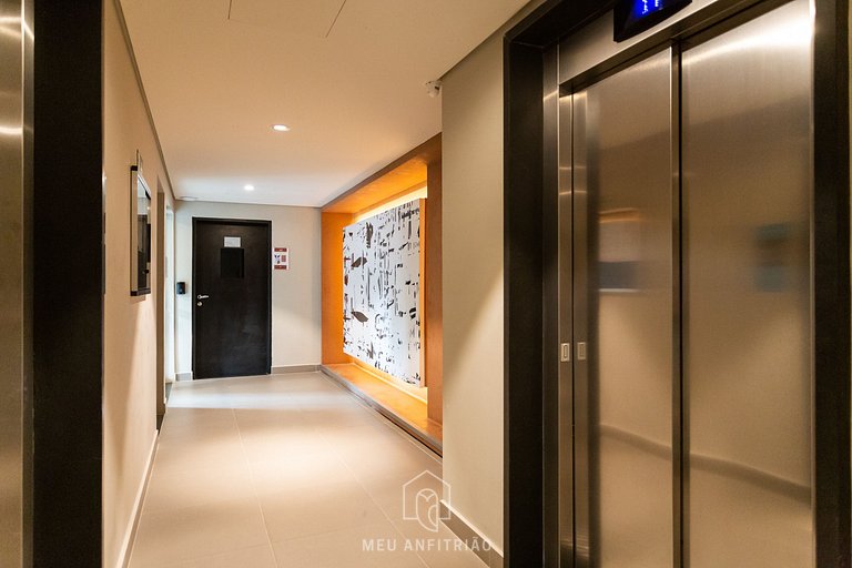 Queen bed | Swimming pool | Gym | Across subway