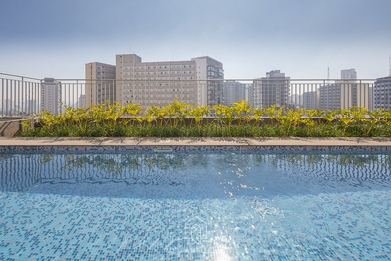 Studio with balcony and pool next to the subway