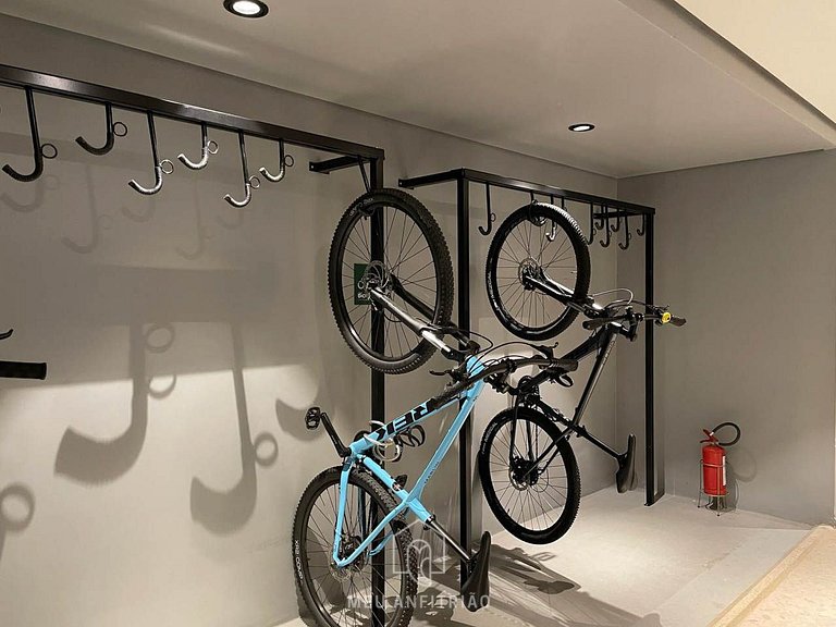 Studio for 2, balcony and leisure near the airport