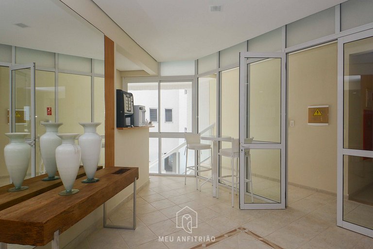 Apt with gourmet balcony near Riviera beach