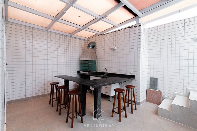 Luxury Beachfront Triplex with Rooftop Pool