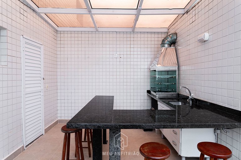 Luxury Beachfront Triplex with Rooftop Pool