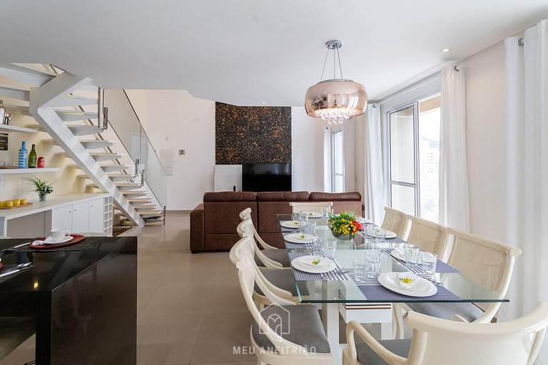 Luxury Beachfront Triplex with Rooftop Pool