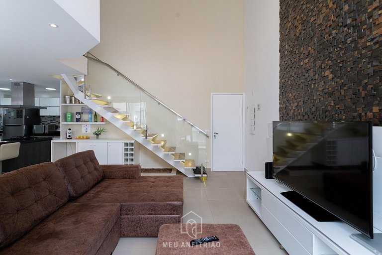 Luxury Beachfront Triplex with Rooftop Pool