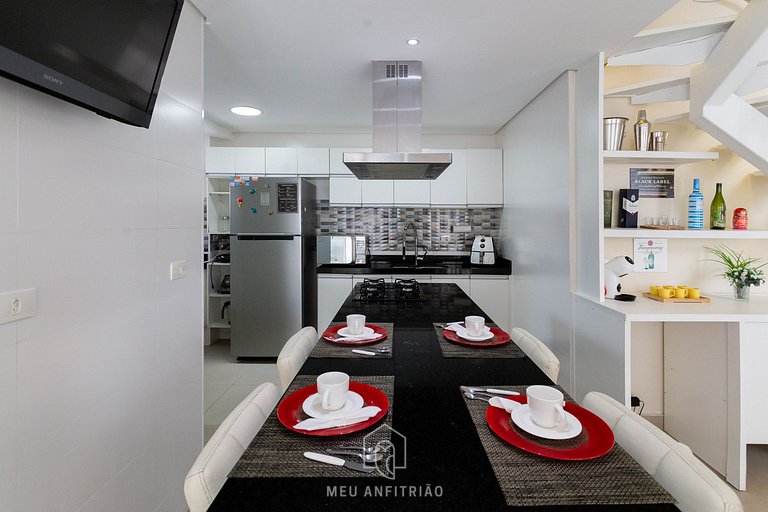 Luxury Beachfront Triplex with Rooftop Pool