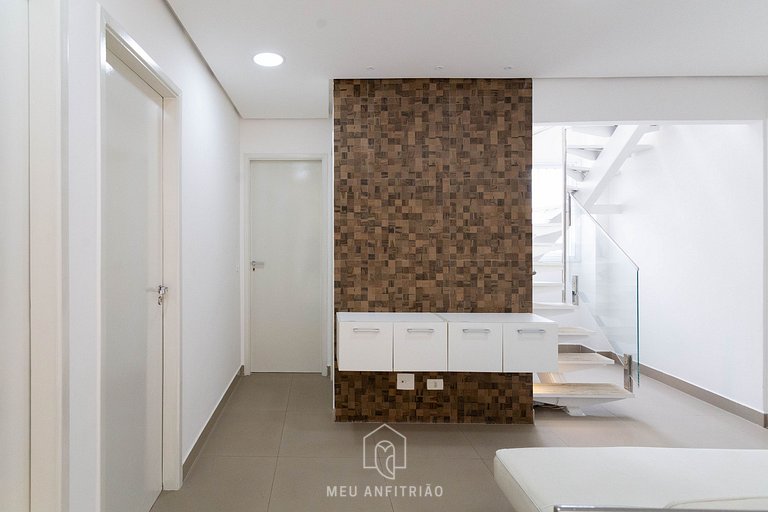 Luxury Beachfront Triplex with Rooftop Pool