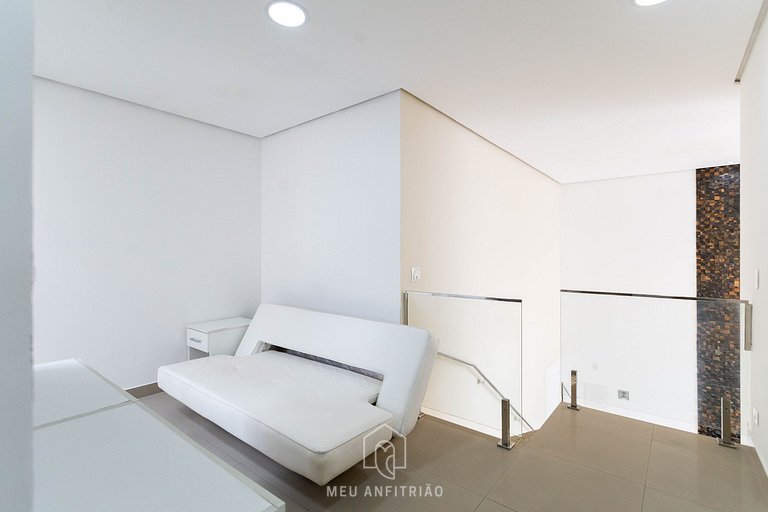 Luxury Beachfront Triplex with Rooftop Pool