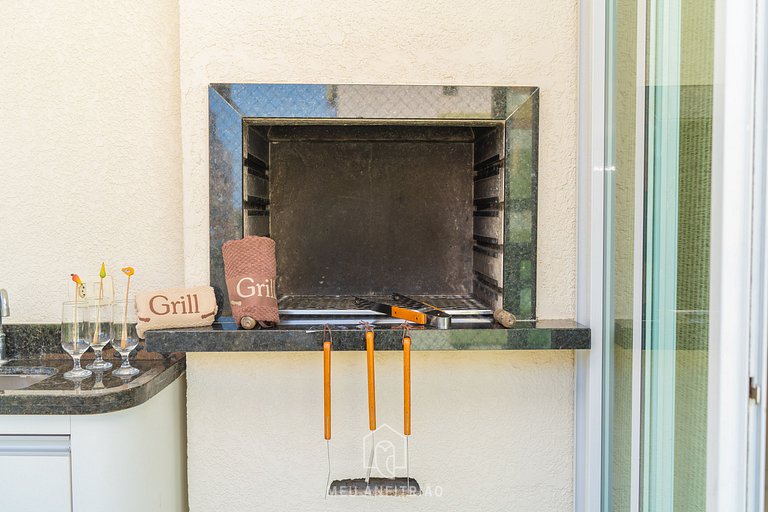 3-Suite Apartment with Barbecue at Enseada Guarujá