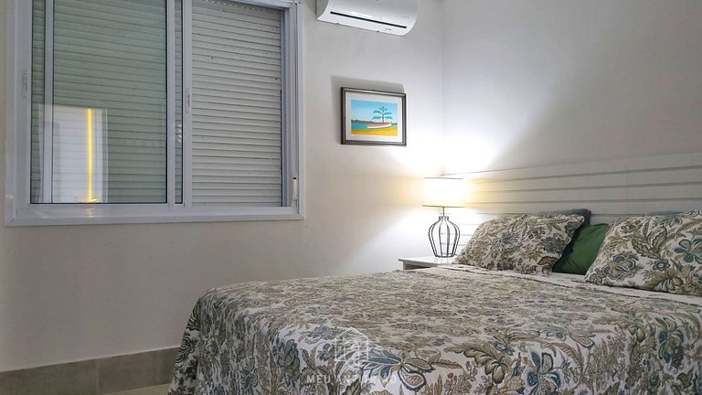 Beachfront Apartment at Astúrias Beach in Guarujá