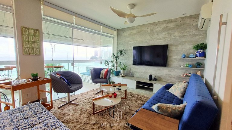 Beachfront Apartment at Astúrias Beach in Guarujá