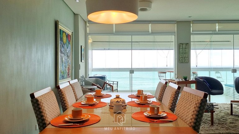 Beachfront Apartment at Astúrias Beach in Guarujá