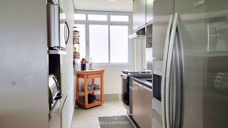 Beachfront Apartment at Astúrias Beach in Guarujá