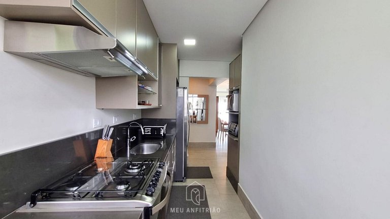 Beachfront Apartment at Astúrias Beach in Guarujá