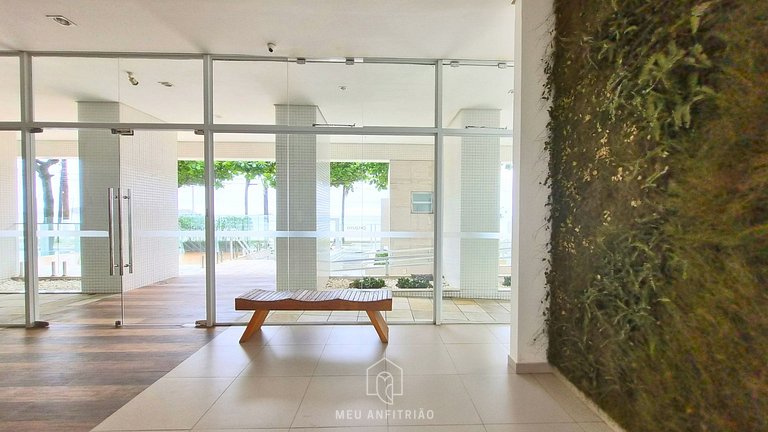 Beachfront Apartment at Astúrias Beach in Guarujá
