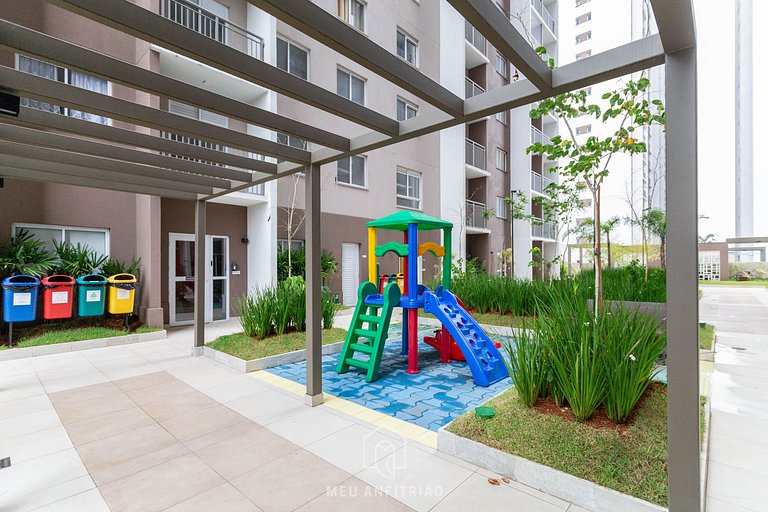 Apt w/ balcony and leisure near Nações Unidas Av.