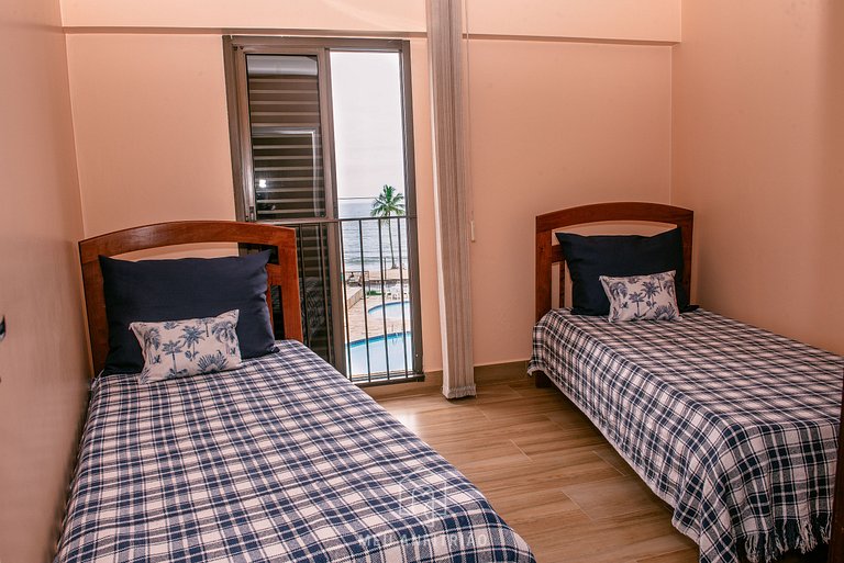 Beachfront Apartment at Martim de Sá Beach Caraguá