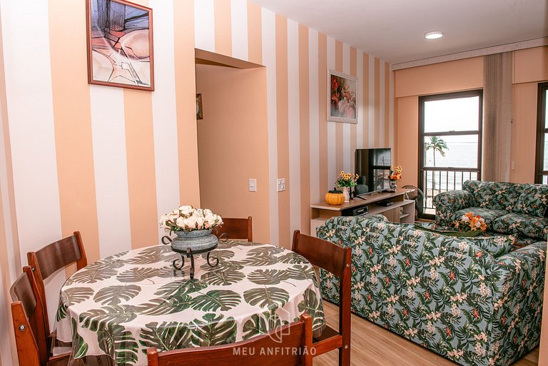 Apto p/4, garagem e piscina de frente para a praia