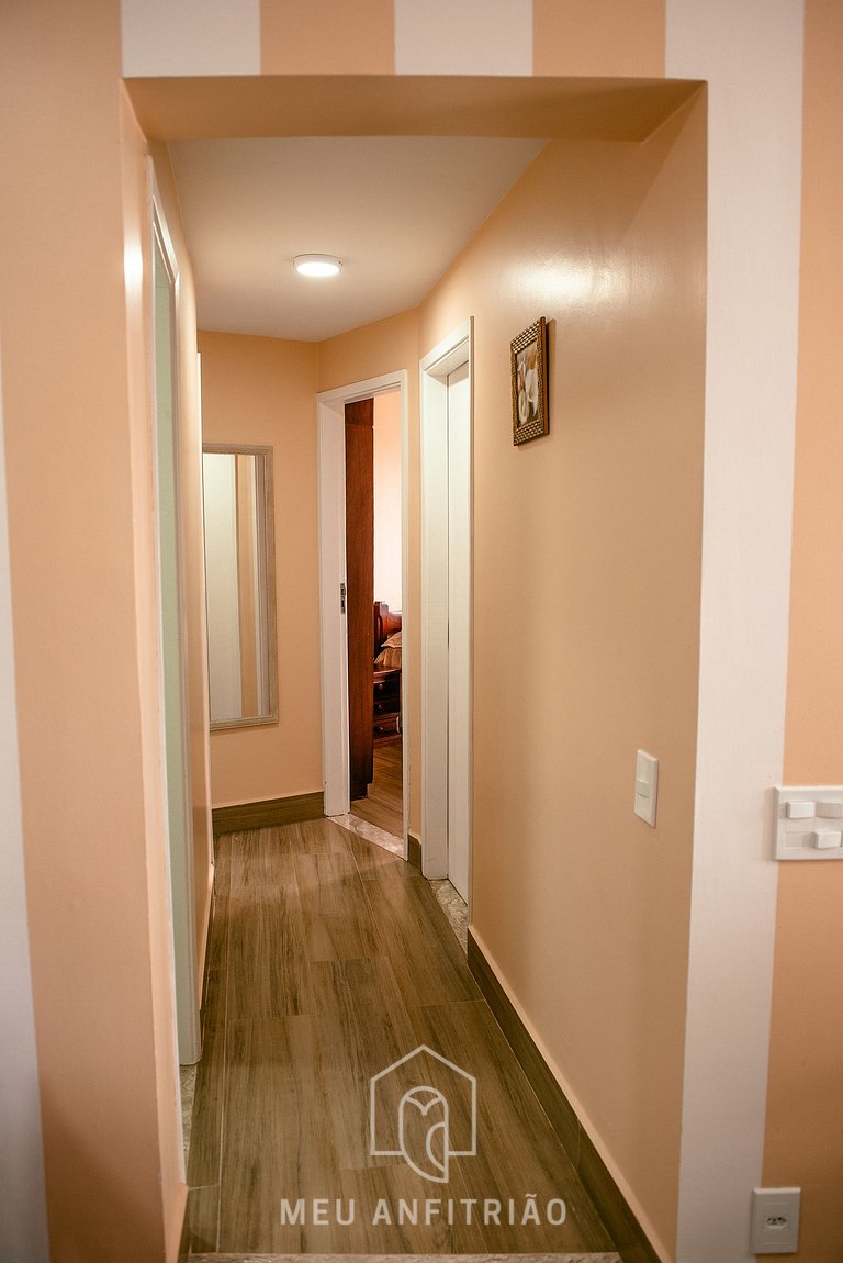 Apto p/4, garagem e piscina de frente para a praia