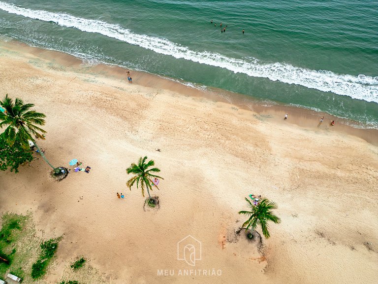 Apt for 4 people, garage and pool facing the beach