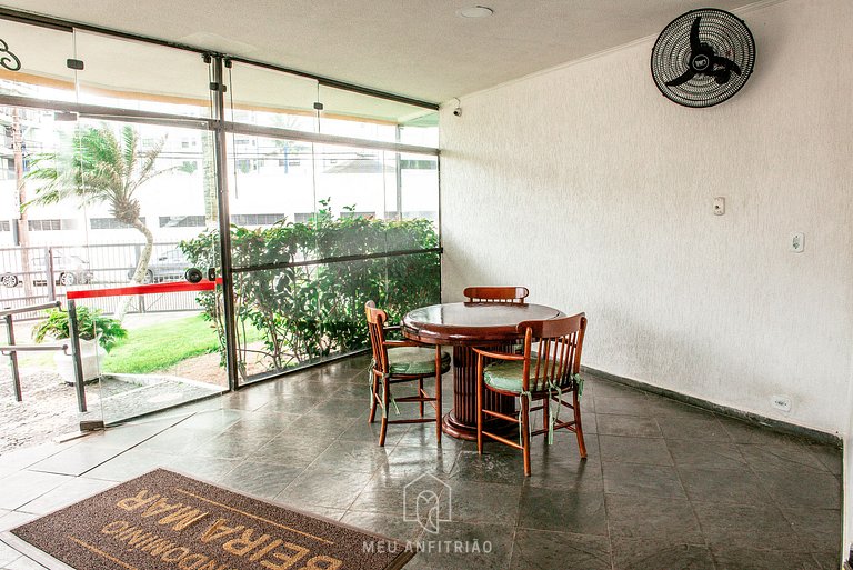 Apto p/4, garagem e piscina de frente para a praia