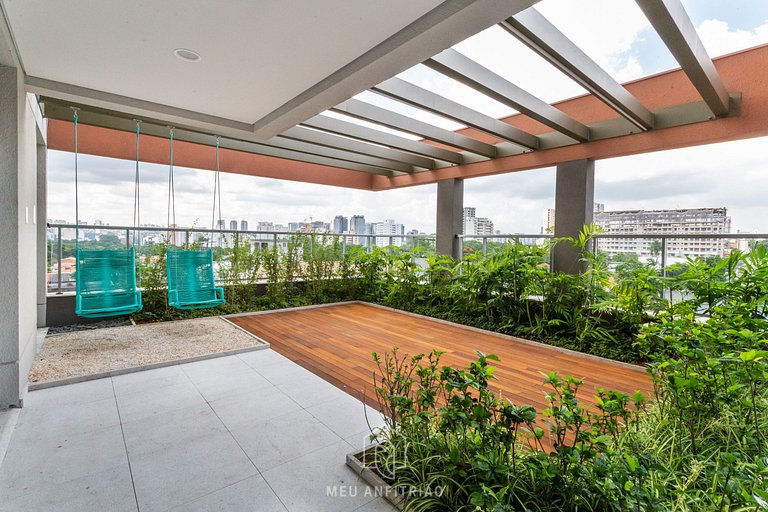 Estudio moderno con vistas a pocos pasos del metro