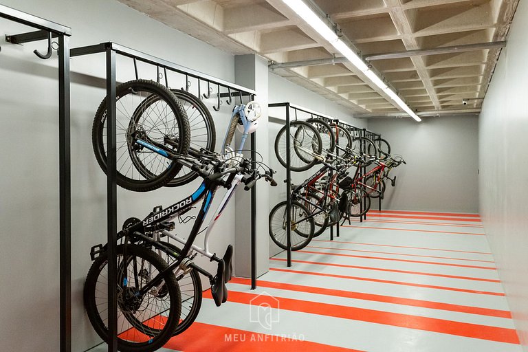 Functional studio near the subway with garage