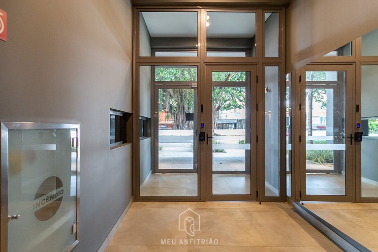 Studio p/2, varanda e lazer, a 400m do metrô