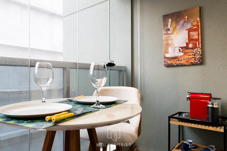 Cama queen | Piscina | Academia | Frente ao metrô