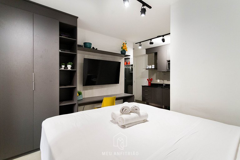 Cama queen | Piscina | Academia | Frente ao metrô