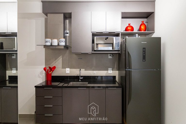 Cama queen | Piscina | Academia | Frente ao metrô