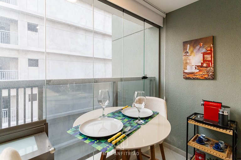 Queen bed | Swimming pool | Gym | Across subway