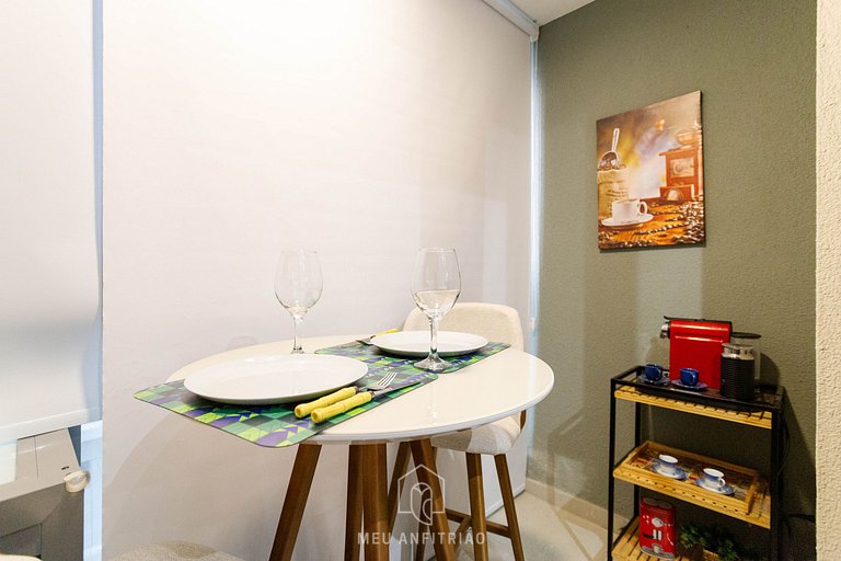 Queen bed | Swimming pool | Gym | Across subway